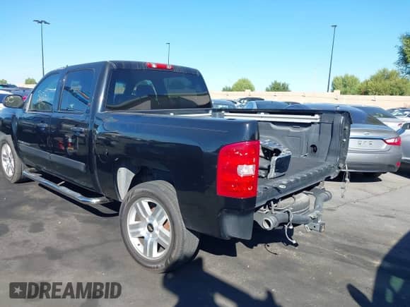 2008 Chevrolet Silverado 1500 1LT z VIN 2GCEC13JX81163391, wystawiony jako IAAI lot #43530781 z przebiegiem 204 330 mil mil oraz . Historia ofert i sprzedaży dostępna na DreamBid. Obrazek 3.