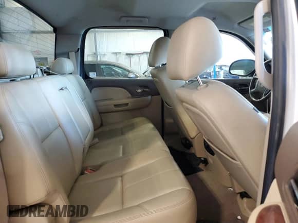 2010 GMC Sierra 1500 SLT z VIN 3GTRKWE35AG240729, wystawiony jako Copart lot #63497815 z przebiegiem 210 299 mil mil oraz Szkoda całkowita • Salvage title. Historia ofert i sprzedaży dostępna na DreamBid. Obrazek 10.