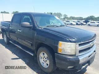 2011 Chevrolet Silverado 1500 LT with VIN 1GCPKSE31BF142395, listed as a IAAI auction lot 43087113 with 261,317 mi miles and . Bid and sale history available at DreamBid. Image 1.