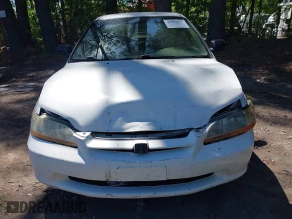 2000 Honda Accord LX с VIN JHMCG5641YC040581, выставлен на аукционе IAAI как лот 42132897 с пробегом 178 378 миль миль и . История ставок и продаж доступна на DreamBid. Изображение 6.