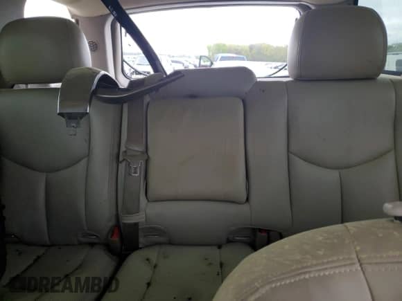 2004 Chevrolet Tahoe LS with VIN 1GNEC13ZX4R152843, listed as a Copart auction lot 51775035 with 294,488 mi miles and Salvage title. Bid and sale history available at DreamBid. Image 10.