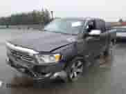 2024 Ram 1500 Laramie z VIN 1C6RREJT3RN219691, wystawiony jako IAAI lot #43541427 z przebiegiem 55 693 mil mil oraz . Historia ofert i sprzedaży dostępna na DreamBid. Obrazek 2.