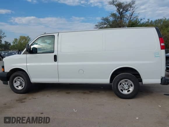 2020 Chevrolet Express Cargo с VIN 1GCWGAFG3L1252632, выставлен на аукционе IAAI как лот 43463343 с пробегом 96 710 миль миль и . История ставок и продаж доступна на DreamBid. Изображение 15.