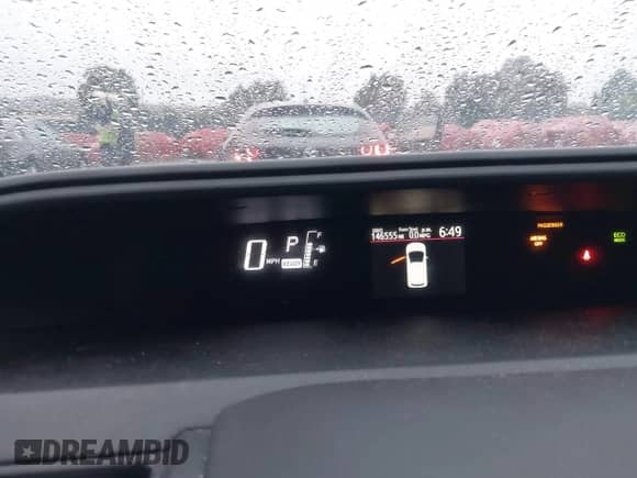 2015 Toyota Prius One z VIN JTDKDTB33F1103695, wystawiony jako IAAI lot #43043113 z przebiegiem 146 555 mil mil oraz . Historia ofert i sprzedaży dostępna na DreamBid. Obrazek 7.