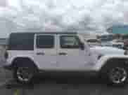 2021 Jeep Wrangler Unlimited Sahara Altitude z VIN 1C4HJXEN8MW536100, wystawiony jako IAAI lot #37184105 z przebiegiem 62 965 mil mil oraz . Historia ofert i sprzedaży dostępna na DreamBid. Obrazek 13.