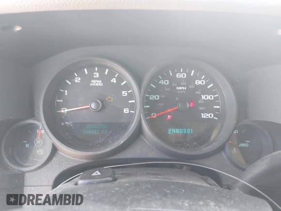 2011 Chevrolet Silverado 1500 LS z VIN 3GCPKREA4BG185697, wystawiony jako IAAI lot #42618742 z przebiegiem 189 082 mil mil oraz . Historia ofert i sprzedaży dostępna na DreamBid. Obrazek 7.