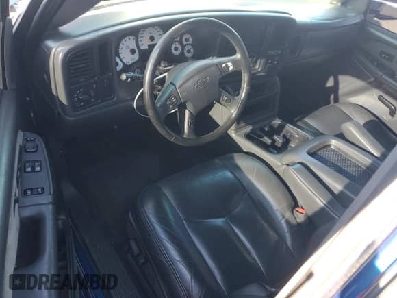 2003 Chevrolet Silverado SS с VIN 2GCEK19N631362489, выставлен на аукционе Copart как лот 83205004 с пробегом 187 556 миль миль и Списание • Salvage title. История ставок и продаж доступна на DreamBid. Изображение 8.