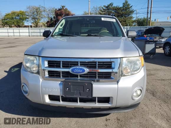 2011 Ford Escape XLT with VIN 1FMCU9D73BKC53202, listed as a Copart auction lot 86856095 with 111,475 mi miles and Salvage title. Bid and sale history available at DreamBid. Image 5.