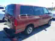 2000 Chevrolet Astro z VIN 1GNDM19WXYB210115, wystawiony jako IAAI lot #42629360 z przebiegiem 257 120 mil mil oraz . Historia ofert i sprzedaży dostępna na DreamBid. Obrazek 4.