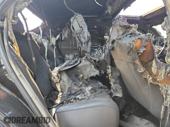 2006 Chrysler 300 C SRT-8 с VIN 2C3KA73W46H372240, выставлен на аукционе Copart как лот 61534145 с пробегом Не указан миль и Списание • Salvage title. История ставок и продаж доступна на DreamBid. Изображение 10.