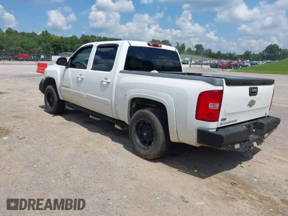 2008 Chevrolet Silverado 1500 LTZ with VIN 3GCEK13308G135238, listed as a IAAI auction lot 43026975 with 207,592 mi miles and . Bid and sale history available at DreamBid. Image 3.