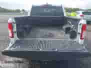 2019 Ram 1500 Big Horn z VIN 1C6RREFT4KN819859, wystawiony jako IAAI lot #43292595 z przebiegiem 88 477 mil mil oraz . Historia ofert i sprzedaży dostępna na DreamBid. Obrazek 18.