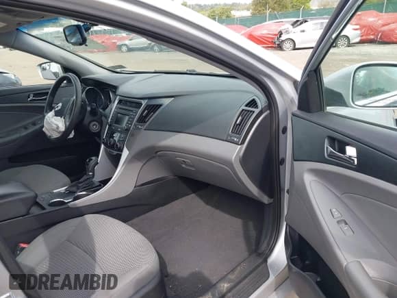 2014 Hyundai Sonata GLS z VIN 5NPEB4AC9EH836741, wystawiony jako IAAI lot #43344889 z przebiegiem 102 655 mil mil oraz . Historia ofert i sprzedaży dostępna na DreamBid. Obrazek 5.
