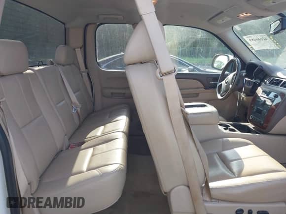 2011 Chevrolet Silverado 1500 LTZ z VIN 1GCRKTE34BZ189997, wystawiony jako IAAI lot #42146489 z przebiegiem 166 724 mil mil oraz . Historia ofert i sprzedaży dostępna na DreamBid. Obrazek 8.