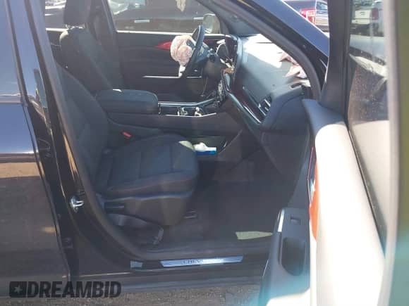 2024 Chevrolet Traverse AWD Z71 z VIN 1GNEVJKSXRJ189699, wystawiony jako IAAI lot #40912796 z przebiegiem 6 423 mil mil oraz . Historia ofert i sprzedaży dostępna na DreamBid. Obrazek 5.
