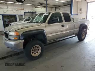 2001 GMC Sierra 1500 SLE с VIN 1GTEK19T11E131865, выставлен на аукционе Copart как лот 81739975 с пробегом 258 666 миль миль и Чистый • Clean title. История ставок и продаж доступна на DreamBid. Изображение 1.