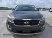 2016 Kia Sorento EX z VIN 5XYPHDA13GG051163, wystawiony jako Copart lot #69766735 z przebiegiem 87 000 mil mil oraz Czysty tytuł • Clean title. Historia ofert i sprzedaży dostępna na DreamBid. Obrazek 5.