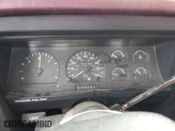 1989 Dodge Dakota S with VIN 1B7GL26X9KS129335, listed as a Copart auction lot 82744003 with 174,152 mi miles and Salvage title. Bid and sale history available at DreamBid. Image 9.