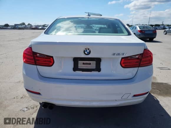 2012 BMW 3 Series 328i с VIN WBA3A5C54CF258132, выставлен на аукционе Copart как лот 86171945 с пробегом 31 168 миль миль и Списание • Salvage title. История ставок и продаж доступна на DreamBid. Изображение 6.