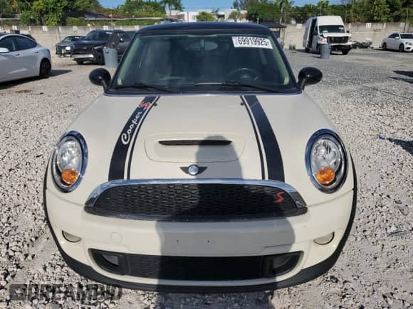 2011 MINI Hardtop S with VIN WMWSV3C51BTY23442, listed as a Copart auction lot 69919925 with Not provided miles and Salvage title. Bid and sale history available at DreamBid. Image 5.