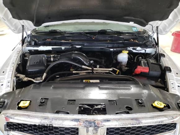 2023 Ram 1500 Tradesman z VIN 1C6RR7FT7PS527773, wystawiony jako Copart lot #44564895 z przebiegiem 46 041 mil mil oraz Czysty tytuł • Clean title. Historia ofert i sprzedaży dostępna na DreamBid. Obrazek 11.