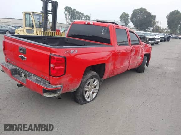 2018 Chevrolet Silverado 1500 LT с VIN 3GCUKRECXJG494772, выставлен на аукционе IAAI как лот 42830521 с пробегом Не указан миль и . История ставок и продаж доступна на DreamBid. Изображение 4.