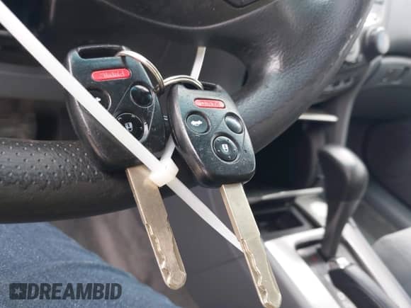 2006 Honda Accord EX z VIN 1HGCM56736A164186, wystawiony jako IAAI lot #42943636 z przebiegiem 220 900 mil mil oraz . Historia ofert i sprzedaży dostępna na DreamBid. Obrazek 11.