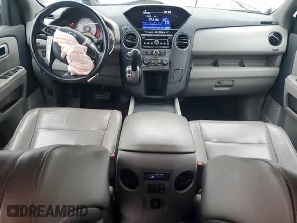 2014 Honda Pilot EX-L with VIN 5FNYF4H56EB015832, listed as a Copart auction lot 81958215 with 231,558 mi miles and Salvage title. Bid and sale history available at DreamBid. Image 8.