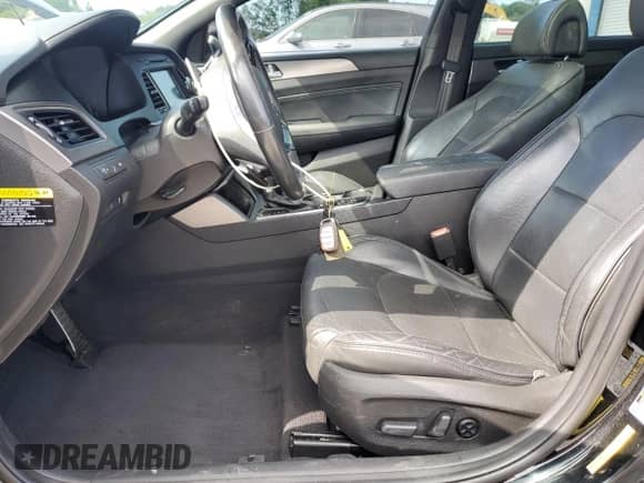 2017 Hyundai Sonata Sport с VIN 5NPE34AB8HH517789, выставлен на аукционе Copart как лот 61440635 с пробегом 130 454 миль миль и Списание • Salvage title. История ставок и продаж доступна на DreamBid. Изображение 7.