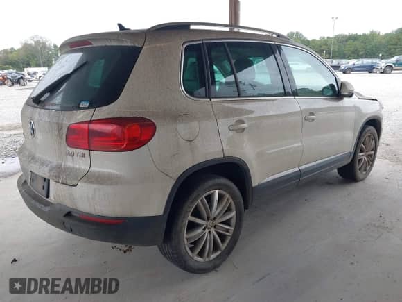 2012 Volkswagen Tiguan S с VIN WVGAV7AX9CW530071, выставлен на аукционе IAAI как лот 43425420 с пробегом 168 467 миль миль и . История ставок и продаж доступна на DreamBid. Изображение 4.