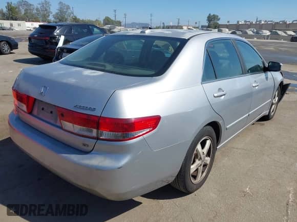 2004 Honda Accord EX с VIN JHMCM56804C037841, выставлен на аукционе IAAI как лот 43089796 с пробегом 360 787 миль миль и . История ставок и продаж доступна на DreamBid. Изображение 4.