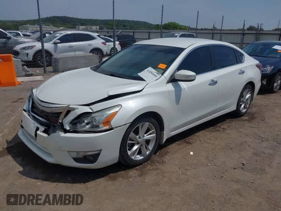 2015 Nissan Altima S with VIN 1N4AL3AP8FN339177, listed as a IAAI auction lot 42954101 with 173,153 mi miles and . Bid and sale history available at DreamBid. Image 17.