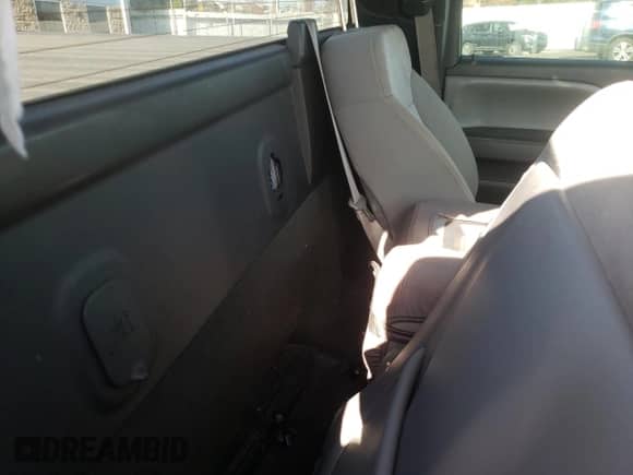2015 Chevrolet Silverado 1500 LS с VIN 1GCNKPEC8FZ233298, выставлен на аукционе Copart как лот 78648294 с пробегом 137 129 миль миль и Списание • Salvage title. История ставок и продаж доступна на DreamBid. Изображение 11.