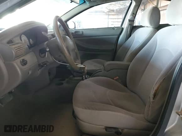 2004 Dodge Stratus SXT with VIN 1B3EL46X44N302796, listed as a Copart auction lot 71885804 with 293,436 mi miles and Clean title. Bid and sale history available at DreamBid. Image 7.