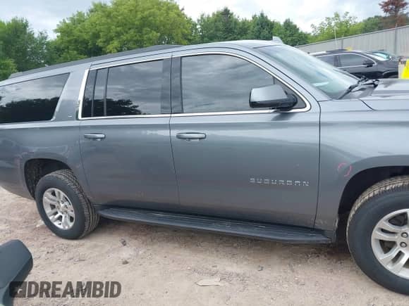 2019 Chevrolet Suburban LT с VIN 1GNSKHKCXKR364909, выставлен на аукционе IAAI как лот 42834323 с пробегом 115 542 миль миль и . История ставок и продаж доступна на DreamBid. Изображение 13.