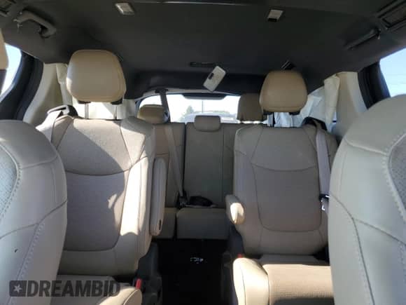 2021 Toyota Sienna Limited z VIN 5TDZSKFC3MS032524, wystawiony jako Copart lot #66026355 z przebiegiem 47 906 mil mil oraz Szkoda całkowita • Salvage title. Historia ofert i sprzedaży dostępna na DreamBid. Obrazek 10.