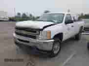 2012 Chevrolet Silverado 2500HD Work Truck z VIN 1GB0CVCG8CF145676, wystawiony jako IAAI lot #41835188 z przebiegiem 88 412 mil mil oraz . Historia ofert i sprzedaży dostępna na DreamBid. Obrazek 2.