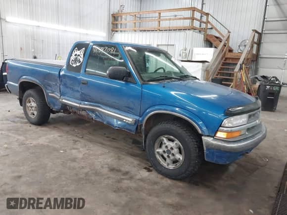 2000 Chevrolet S-10 LS с VIN 1GCDT19W2YK202876, выставлен на аукционе IAAI как лот 41447081 с пробегом 222 016 миль миль и . История ставок и продаж доступна на DreamBid. Изображение 1.