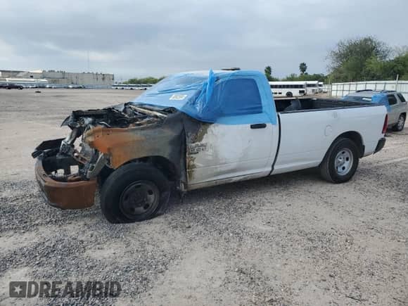 2020 Ram 1500 Tradesman z VIN 3C6JR6DT7LG170445, wystawiony jako Copart lot #80922994 z przebiegiem Nie podano mil oraz Szkoda całkowita • Salvage title. Historia ofert i sprzedaży dostępna na DreamBid. Obrazek 1.