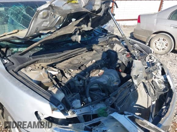 2010 Toyota Camry LE z VIN 4T4BF3EK6AR015746, wystawiony jako IAAI lot #43445956 z przebiegiem 142 480 mil mil oraz . Historia ofert i sprzedaży dostępna na DreamBid. Obrazek 10.