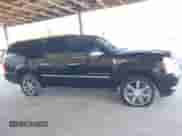 2007 Cadillac Escalade ESV с VIN 1GYFK66867R315079, выставлен на аукционе IAAI как лот 43352131 с пробегом Не указан миль и . История ставок и продаж доступна на DreamBid. Изображение 12.