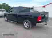 2013 Ram 1500 Tradesman z VIN 1C6RR6FP6DS618574, wystawiony jako IAAI lot #43245428 z przebiegiem 109 721 mil mil oraz . Historia ofert i sprzedaży dostępna na DreamBid. Obrazek 3.