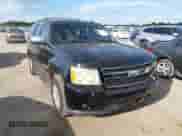 2007 Chevrolet Tahoe LT z VIN 1GNFC13047R406069, wystawiony jako IAAI lot #43315118 z przebiegiem 196 957 mil mil oraz . Historia ofert i sprzedaży dostępna na DreamBid. Obrazek 1.
