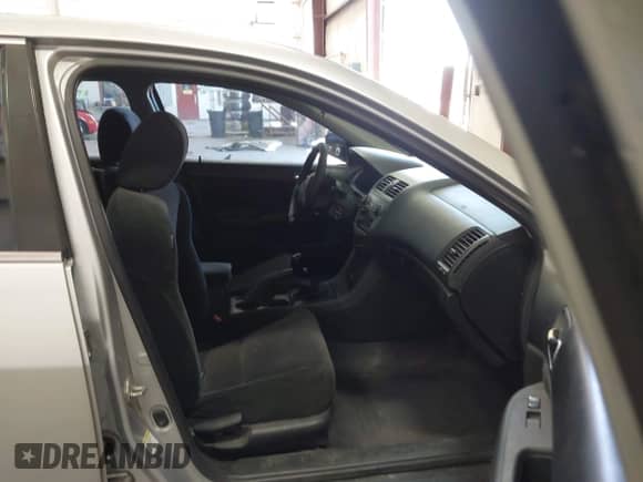 2005 Honda Accord LX с VIN 1HGCM55415A083435, выставлен на аукционе IAAI как лот 42665681 с пробегом 203 028 миль миль и . История ставок и продаж доступна на DreamBid. Изображение 5.