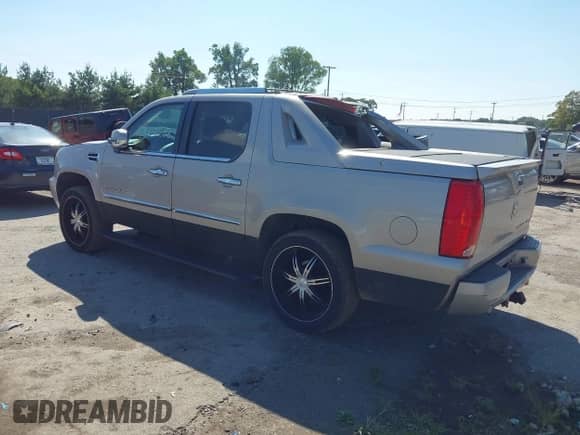 2007 Cadillac Escalade EXT with VIN 3GYFK62887G226216, listed as a IAAI auction lot 43146028 with 202,309 mi miles and . Bid and sale history available at DreamBid. Image 3.