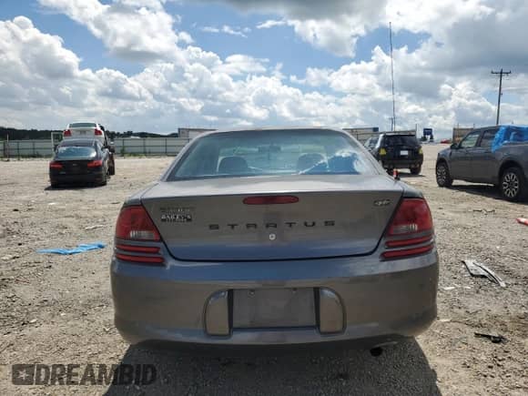 2005 Dodge Stratus SXT with VIN 1B3EL46X15N672038, listed as a Copart auction lot 67928474 with 181,758 mi miles and Clean title. Bid and sale history available at DreamBid. Image 6.