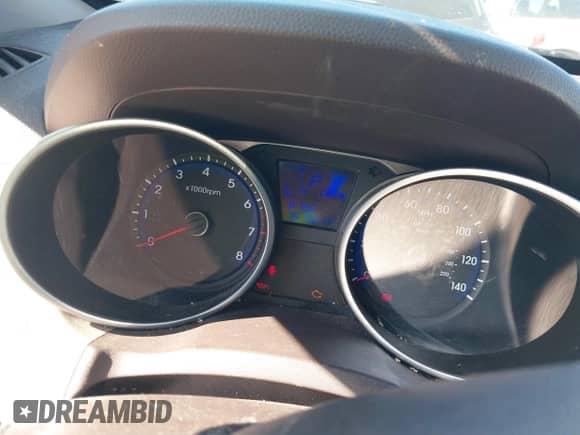 2014 Hyundai Tucson SE with VIN KM8JU3AG9EU879547, listed as a IAAI auction lot 43180093 with 151,921 mi miles and . Bid and sale history available at DreamBid. Image 7.