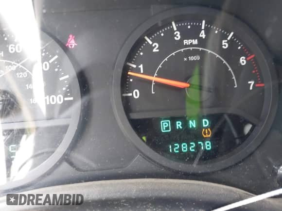 2008 Jeep Wrangler Unlimited X z VIN 1J4GA39188L518712, wystawiony jako IAAI lot #41993372 z przebiegiem 128 278 mil mil oraz . Historia ofert i sprzedaży dostępna na DreamBid. Obrazek 15.