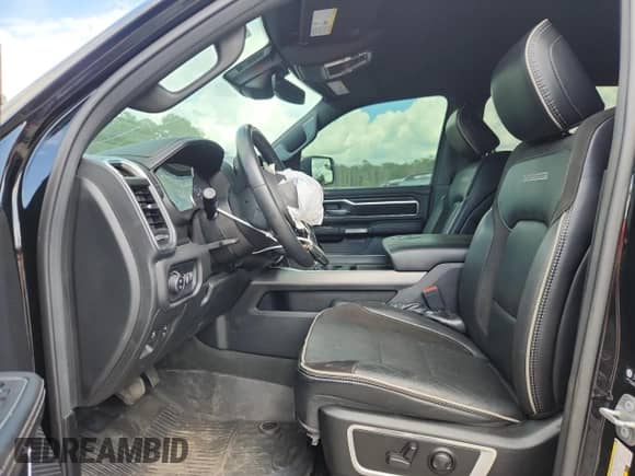 2023 Ram 1500 Laramie z VIN 1C6SRFJT1PN587999, wystawiony jako Copart lot #63080425 z przebiegiem 27 443 mil mil oraz Szkoda całkowita • Salvage title. Historia ofert i sprzedaży dostępna na DreamBid. Obrazek 7.