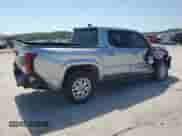 2025 Toyota Tacoma SR z VIN 3TMLB5JN9SM165222, wystawiony jako Copart lot #71427165 z przebiegiem 1 473 mil mil oraz Szkoda całkowita • Salvage title. Historia ofert i sprzedaży dostępna na DreamBid. Obrazek 3.